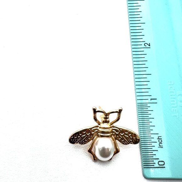 Bee Bug Earrings Pierced Faux Pearl Gold Tone Chandelier New - Picture 4 of 4